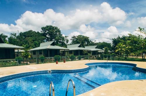 Day trip Overbridge River Resort (Suriname)