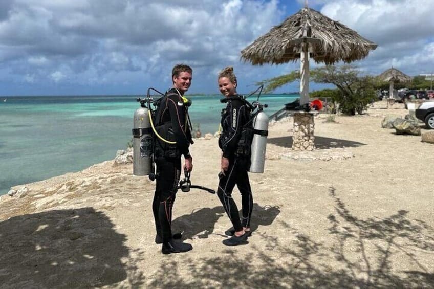 Buceo desde la costa para buzos certificados (Aruba)