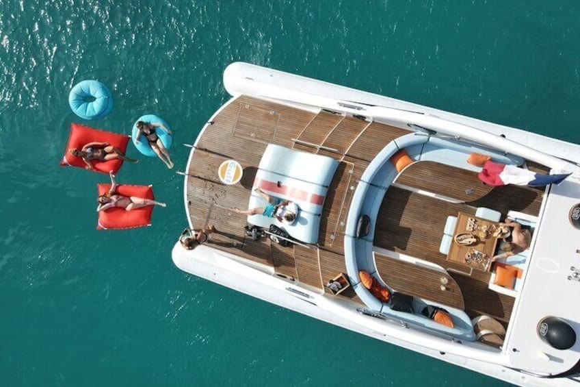 Alquiler privado de yate a motor de lujo de 20 m en el Caribe (Sint Maarten)