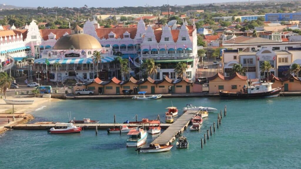 ¿Qué tamaño tiene Aruba?
